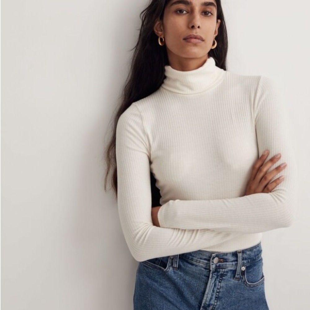 J Crew Ribbed Turtleneck Top AE028